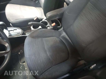 2016 Hyundai Accent SE Hatchback – miniatura 19