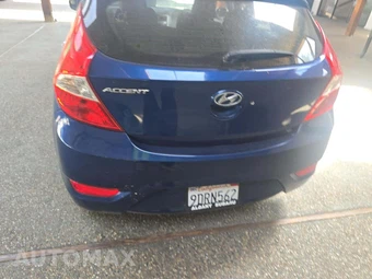 2016 Hyundai Accent SE Hatchback – miniatura 25