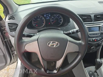 2016 Hyundai Accent SE Sedan – miniatura 10