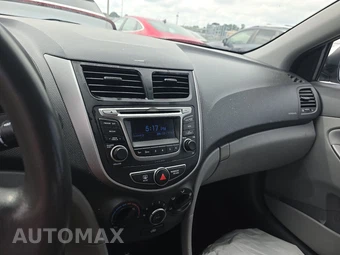 2016 Hyundai Accent SE Sedan – miniatura 11