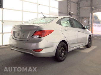 2016 Hyundai Accent SE Sedan – miniatura 4