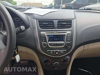 2016 Hyundai Accent SE Sedan – miniatura 10