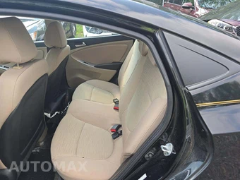 2016 Hyundai Accent SE Sedan – miniatura 13
