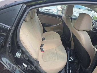 2016 Hyundai Accent SE Sedan – miniatura 16