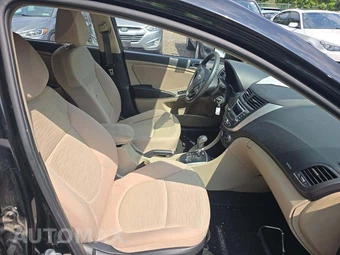 2016 Hyundai Accent SE Sedan – miniatura 18