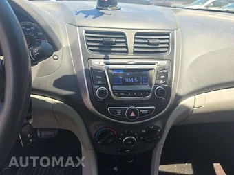2016 Hyundai Accent SE Sedan – miniatura 10