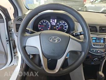 2016 Hyundai Accent SE Sedan - miniatura 10