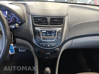 2016 Hyundai Accent SE Sedan - miniatura 11