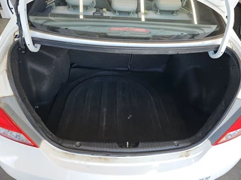 2016 Hyundai Accent SE Sedan - miniatura 16