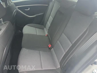 2016 Hyundai Elantra GT Hatchback – miniatura 16