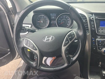 2016 Hyundai Elantra GT Hatchback - miniatura 10