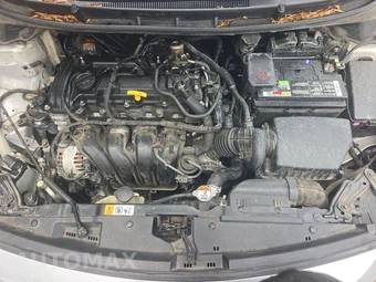 2016 Hyundai Elantra GT Hatchback - miniatura 16
