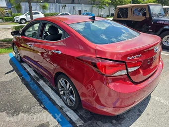 2016 Hyundai Elantra Limited Sedan – miniatura 2