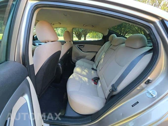 2016 Hyundai Elantra SE Sedan – miniatura 10