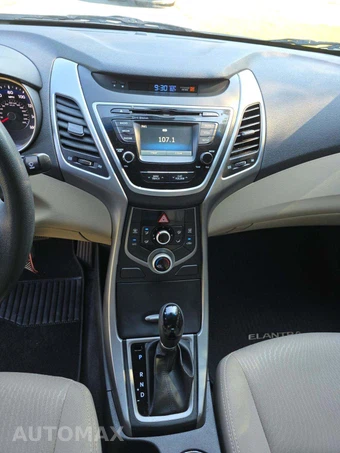 2016 Hyundai Elantra SE Sedan – miniatura 7