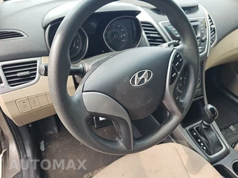 2016 Hyundai Elantra SE Sedan – miniatura 10