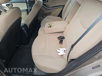 2016 Hyundai Elantra SE Sedan – miniatura 13