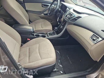 2016 Hyundai Elantra SE Sedan – miniatura 8