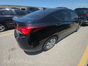 2016 Hyundai Elantra SE Sedan – miniatura 4