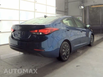 2016 Hyundai Elantra SE Sedan - miniatura 4