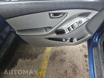 2016 Hyundai Elantra SE Sedan - miniatura 9