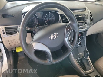 2016 Hyundai Elantra SE Sedan – miniatura 10
