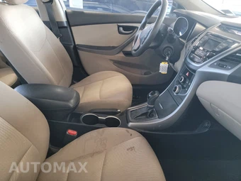 2016 Hyundai Elantra SE Sedan – miniatura 8