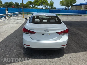 2016 Hyundai Elantra SE Sedan – miniatura 5
