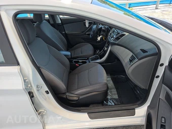 2016 Hyundai Elantra SE Sedan – miniatura 8