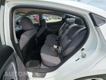 2016 Hyundai Elantra SE Sedan – miniatura 10