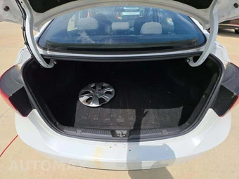 2016 Hyundai Elantra SE Sedan – miniatura 11
