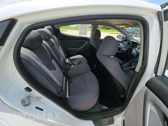 2016 Hyundai Elantra SE Sedan – miniatura 13