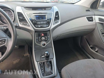 2016 Hyundai Elantra SE Sedan – miniatura 7