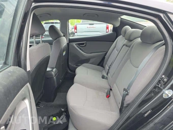 2016 Hyundai Elantra SE Sedan – miniatura 10