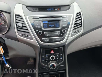 2016 Hyundai Elantra SE Sedan – miniatura 7