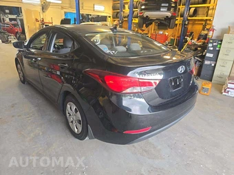 2016 Hyundai Elantra SE Sedan - miniatura 2