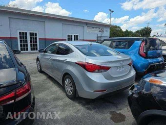 2016 Hyundai Elantra SE Sedan – miniatura 2