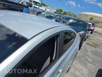 2016 Hyundai Elantra SE Sedan – miniatura 24