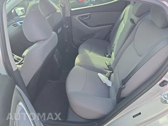 2016 Hyundai Elantra SE Sedan – miniatura 13