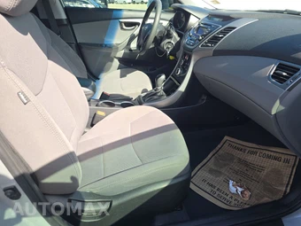 2016 Hyundai Elantra SE Sedan – miniatura 8