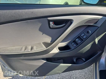 2016 Hyundai Elantra SE Sedan – miniatura 9