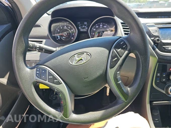2016 Hyundai Elantra SE Sedan – miniatura 10