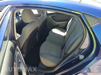 2016 Hyundai Elantra SE Sedan – miniatura 13