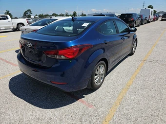 2016 Hyundai Elantra SE Sedan – miniatura 4