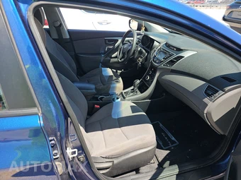 2016 Hyundai Elantra SE Sedan – miniatura 8