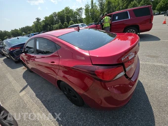 2016 Hyundai Elantra SE Sedan - miniatura 6