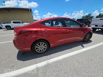 2016 Hyundai Elantra SE Sedan - miniatura 4
