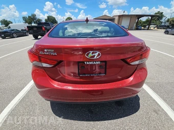 2016 Hyundai Elantra SE Sedan - miniatura 5