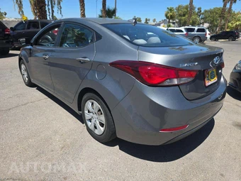 2016 Hyundai Elantra SE Sedan - miniatura 2