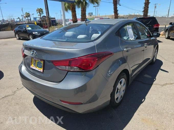 2016 Hyundai Elantra SE Sedan - miniatura 3